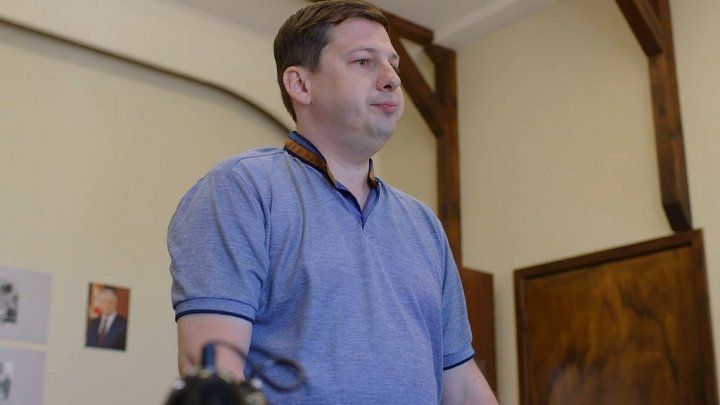 Женщина с котом и детективом (1 сезон) (2022)